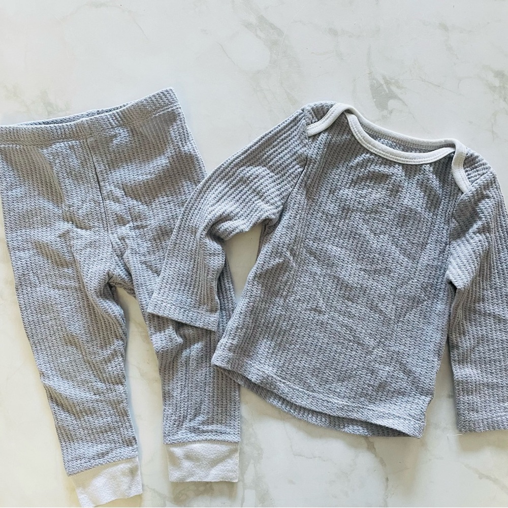 🎁 EUC Cloud Island 12M Cozy Thermal Knit Pajama Set in Heather Gray